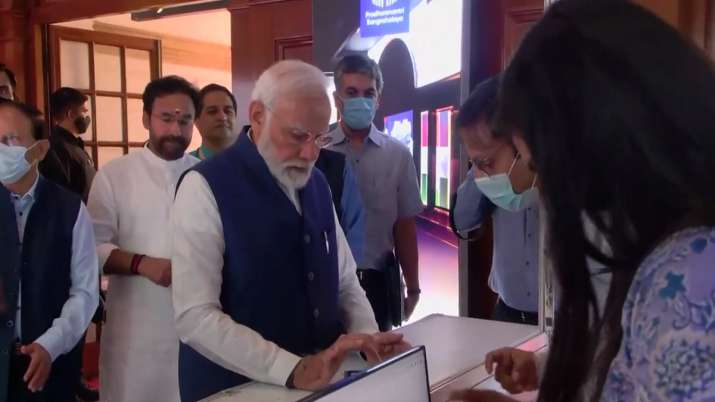 modi-at-pm-sangrahalay-1649999436