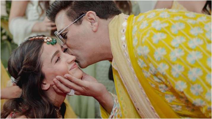 alia-bhatt-karan-johar-1653466542